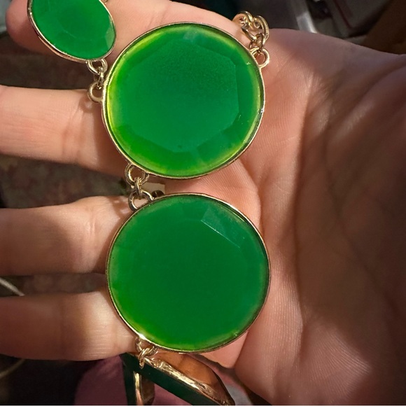 Women’s green statement necklace - Picture 4 of 4